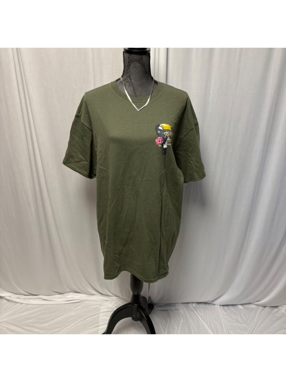 Well Worn Olive Green Graphic T Shirt Womens Size XL Short Sleeve Casual Tee NEW